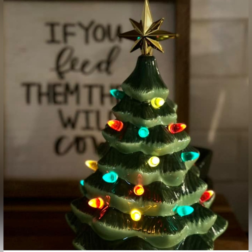 New SCENTSY MERRY LITTLE CHRISTMAS WARMER
